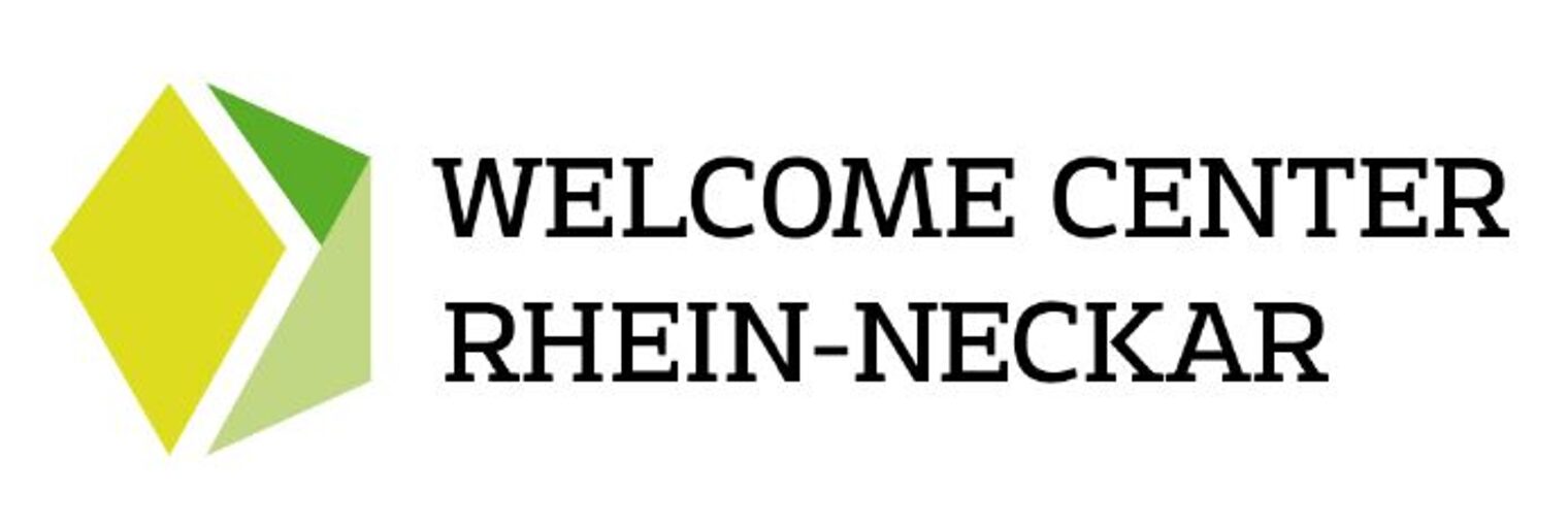 Logo mit Schriftzug vom Welcome Center Rhein-Neckar. Daneben sind verschiedene grüne Formen. 