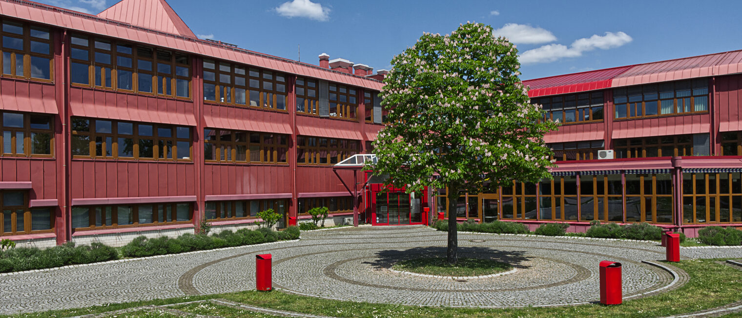 Das rote Gebäude in Mannheim - die Bildungsakademie der Handwerkskammer