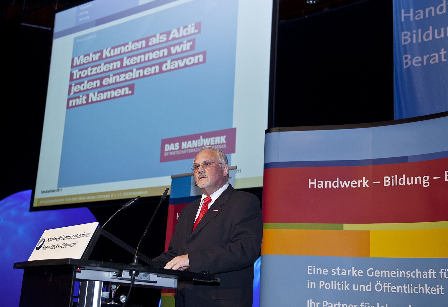 Im Mittelpunkt stand die Imagekampagne des deutschen Handwerks Im Mittelpunkt stand die Imagekampagne des deutschen Handwerks