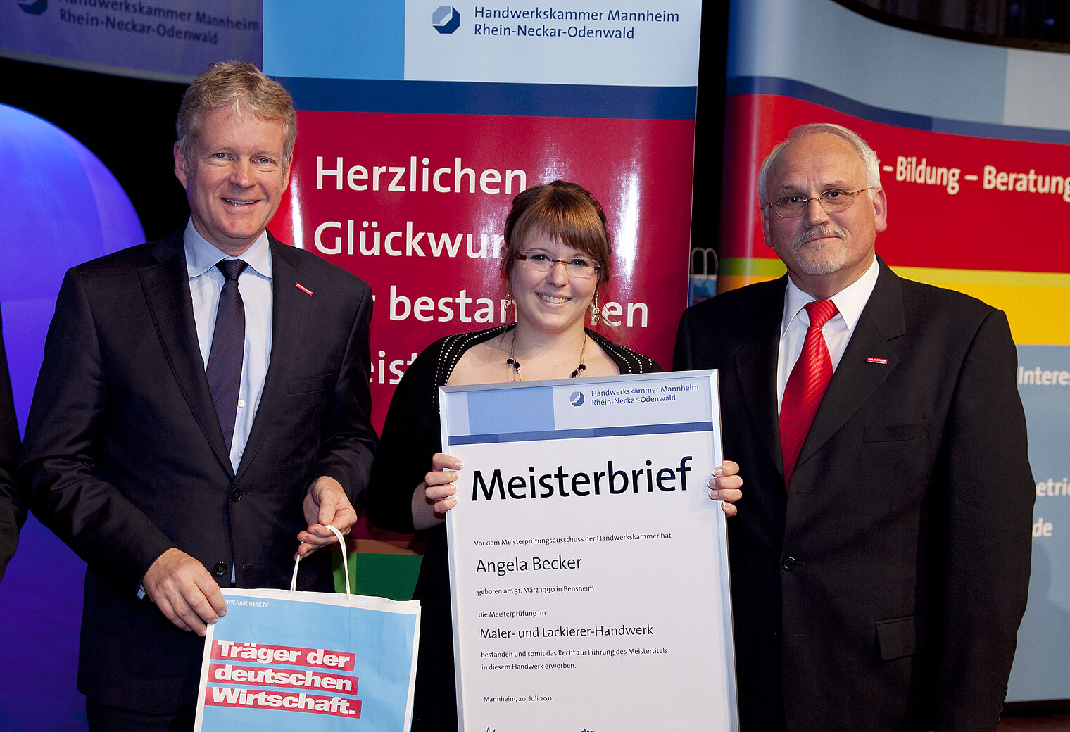 Prüfungsbeste im Maler- und Lackiererhandwerk war Angela Becker Prüfungsbeste im Maler- und Lackiererhandwerk war Angela Becker