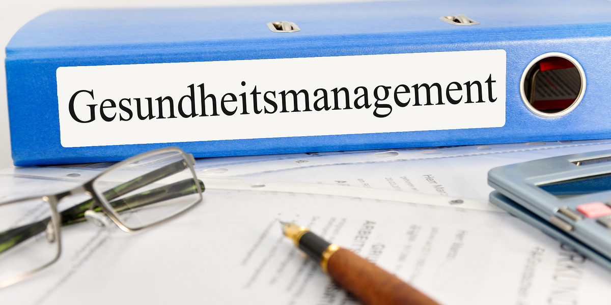 gesundheitsmanagement, gesundheit, management, planvoll, organisation, komplex, gesellschaft, sozialpolitischer, maßnahmen, zwecke, erhaltung, ausbau, bevölkerung, politik, vorsorge, gesetz, vorschrift, medizin, vorbeugen, grippeimpfung, arzt, gesund, krank, rezept, business, medikamente, forschung, patient, heilung, krankenversicherung, apotheke, therapie, schrift, wort, schild, tafel, schultafel, alltag, arbeit, arbeitsalltag, arzttermin, augen, blau, braune, burn-out burnout, entspannung, erholung, ernähren, ernährung, erschöpfung
