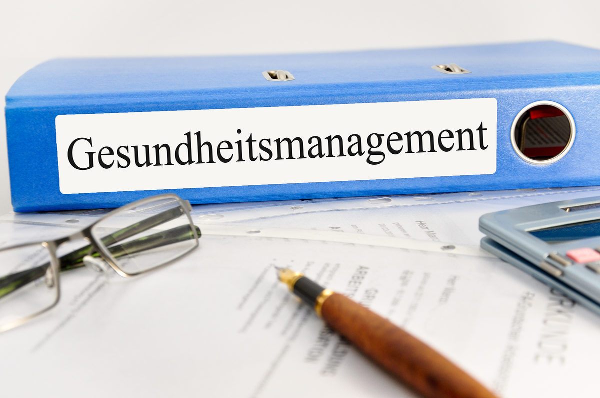 gesundheitsmanagement, gesundheit, management, planvoll, organisation, komplex, gesellschaft, sozialpolitischer, maßnahmen, zwecke, erhaltung, ausbau, bevölkerung, politik, vorsorge, gesetz, vorschrift, medizin, vorbeugen, grippeimpfung, arzt, gesund, krank, rezept, business, medikamente, forschung, patient, heilung, krankenversicherung, apotheke, therapie, schrift, wort, schild, tafel, schultafel, alltag, arbeit, arbeitsalltag, arzttermin, augen, blau, braune, burn-out burnout, entspannung, erholung, ernähren, ernährung, erschöpfung