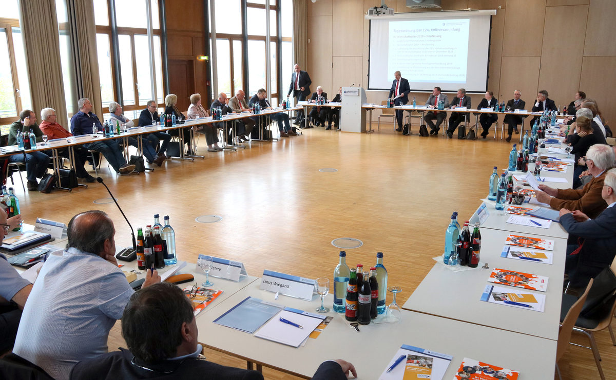 Die 124. Vollversammlung tagte in der Bildungsakademie in Mannheim Vollversammlung, 124, Handwerkskammer
