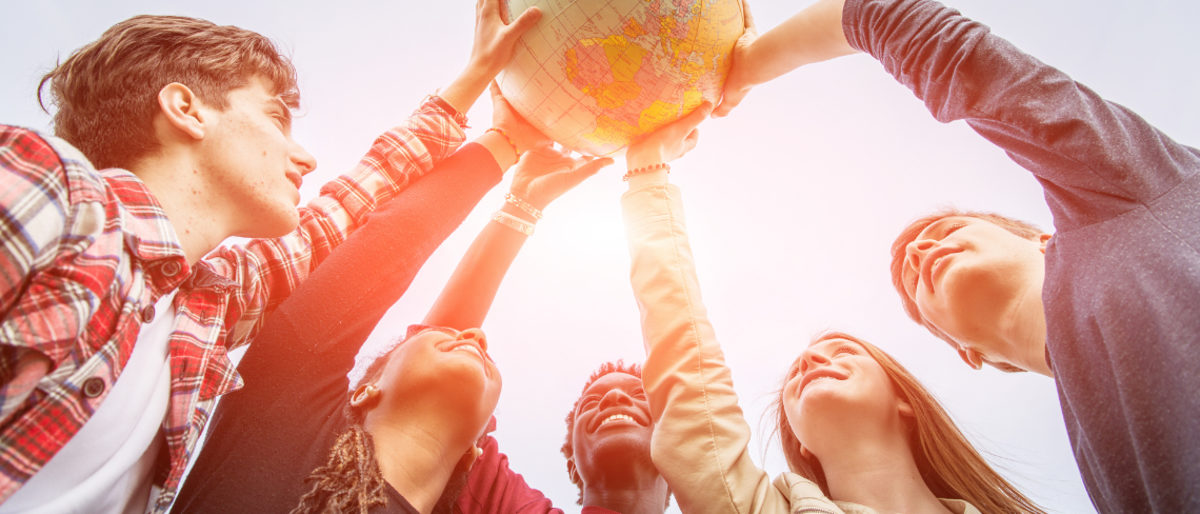 Jugendliche mit Globus Internationale Ausbildung im Handwerk