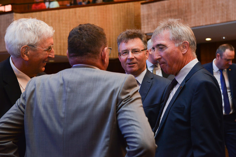 Handwerkskammerpräsident Klaus Hofmann im Gespräch mit Dr. Achim Brötel, Landrat des Neckar-Odenwald-Kreises.