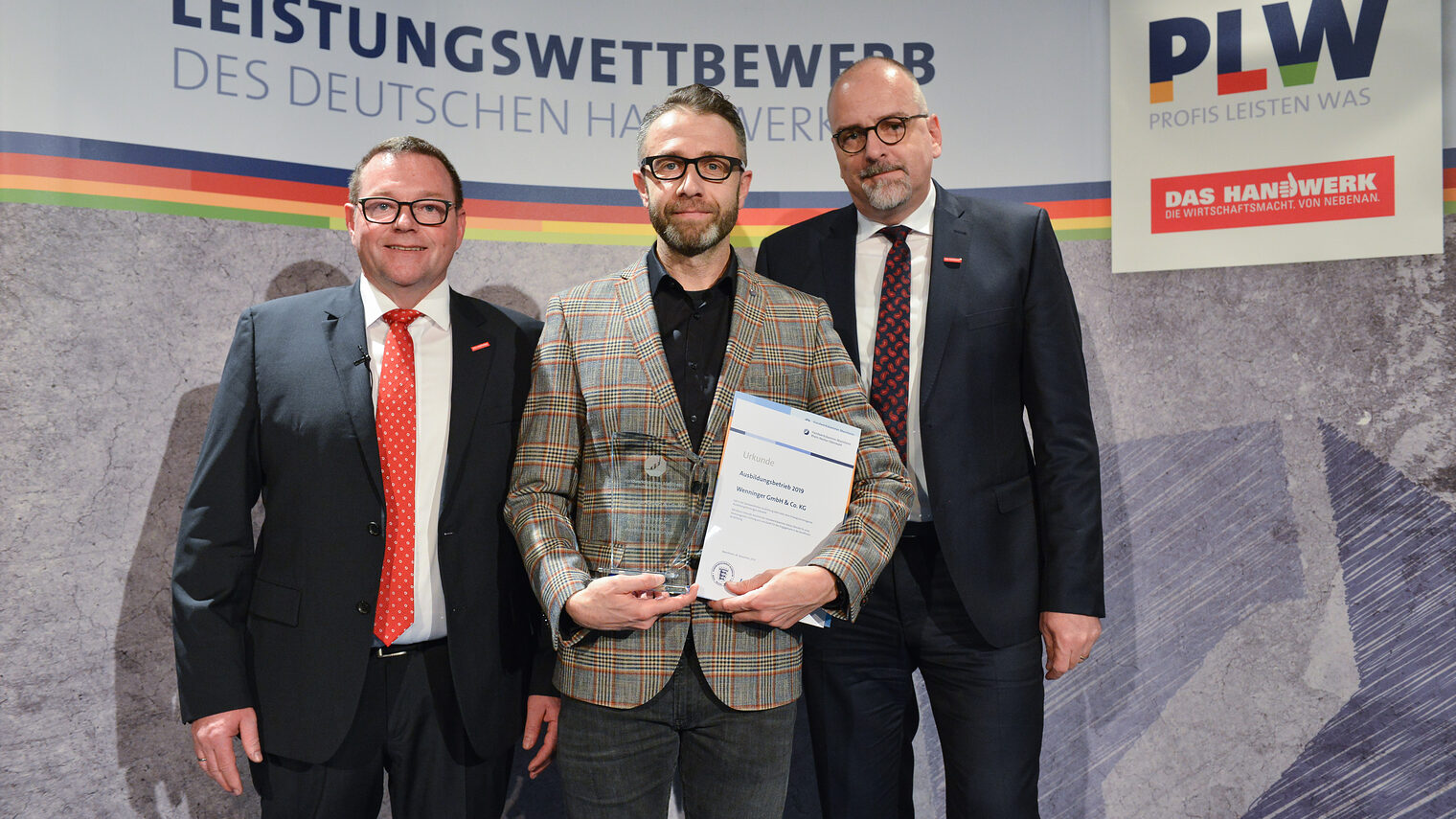 © Thomas Rittelmann | (v.l.n.r.): Präsident Klaus Hofmann, Markus Wenninger, Hauptgeschäftsführer Jens Brandt.