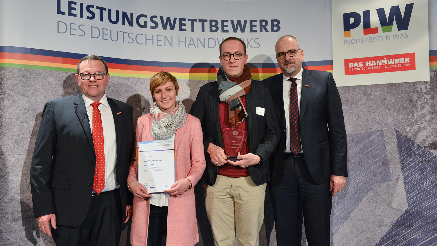 (v.l.n.r.): Präsident Klaus Hofmann, Kathrin Kunze, Andreas Gündler, Hauptgeschäftsführer Jens Brandt