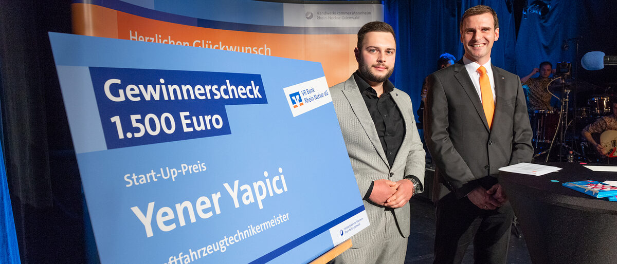 Yener Yapici (links) und Jürgen Gärtner (rechts) in der Alten Feuerwache. © Fotograf Thomas Rittelmann, Mannheim Yener Yapici (links) und Jürgen Gärtner (rechts) in der Alten Feuerwache. © Fotograf Thomas Rittelmann, Mannheim