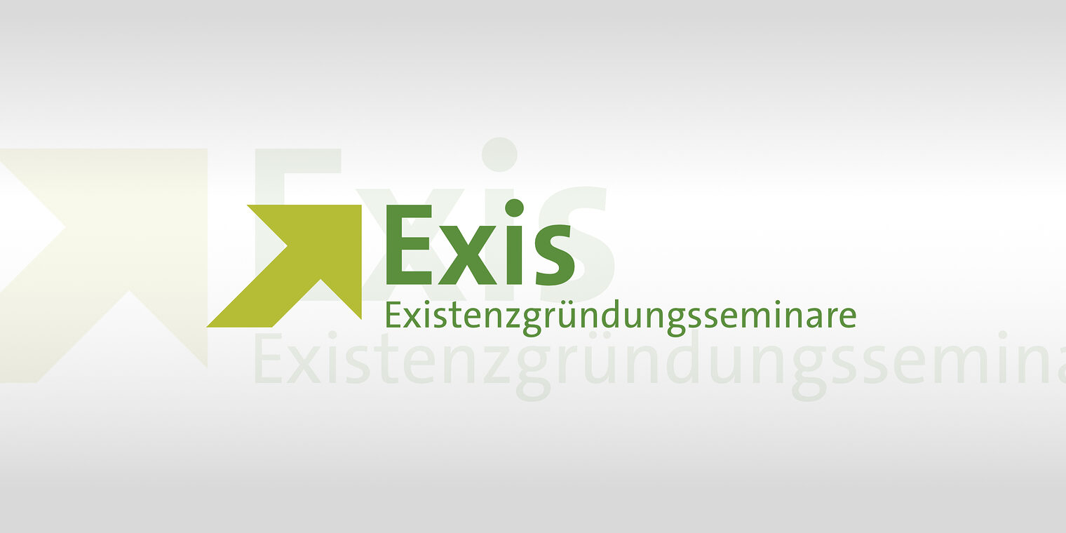 Exis-Seminare Signet der Veranstaltung: Existenzgründungsseminare; hellgrüner Pfeil von links unten nach rechts oben zeigend mit dem Wortmarke "Exis" und dem Zusatz Existentzgründungsseminare
