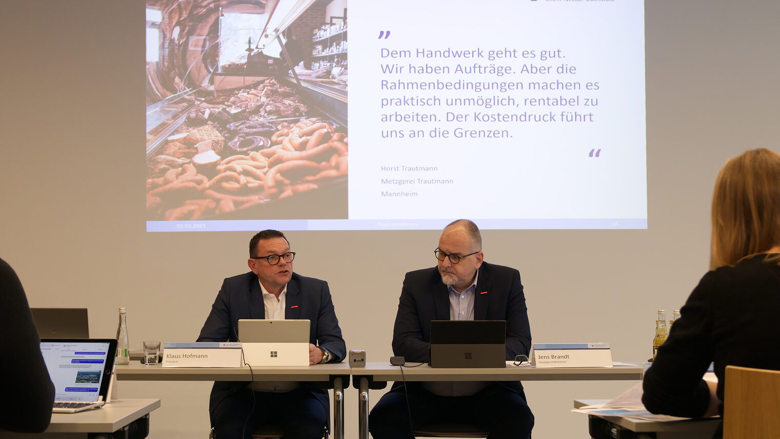 Präsident und Hauptgeschäftsführer der Handwerkskammer bei der Pressekonferenz