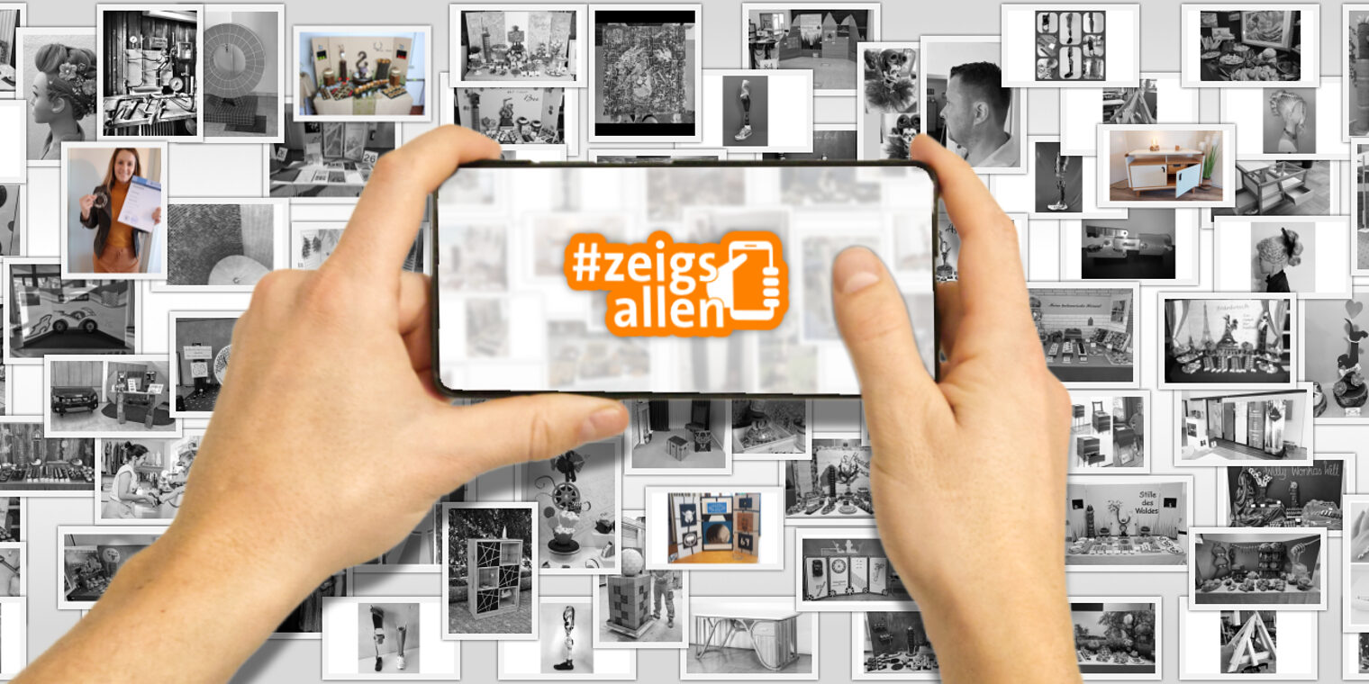 Zwei Hände halten ein Handy und fotografieren eine Kollage aus Fotos von Gesellen- und Meisterstücken.