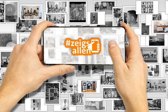 Zwei Hände halten ein Handy und fotografieren eine Kollage aus Fotos von Gesellen- und Meisterstücken.