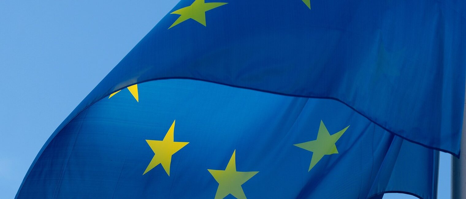 Europass Eurofahne blau mit gelben Sternen