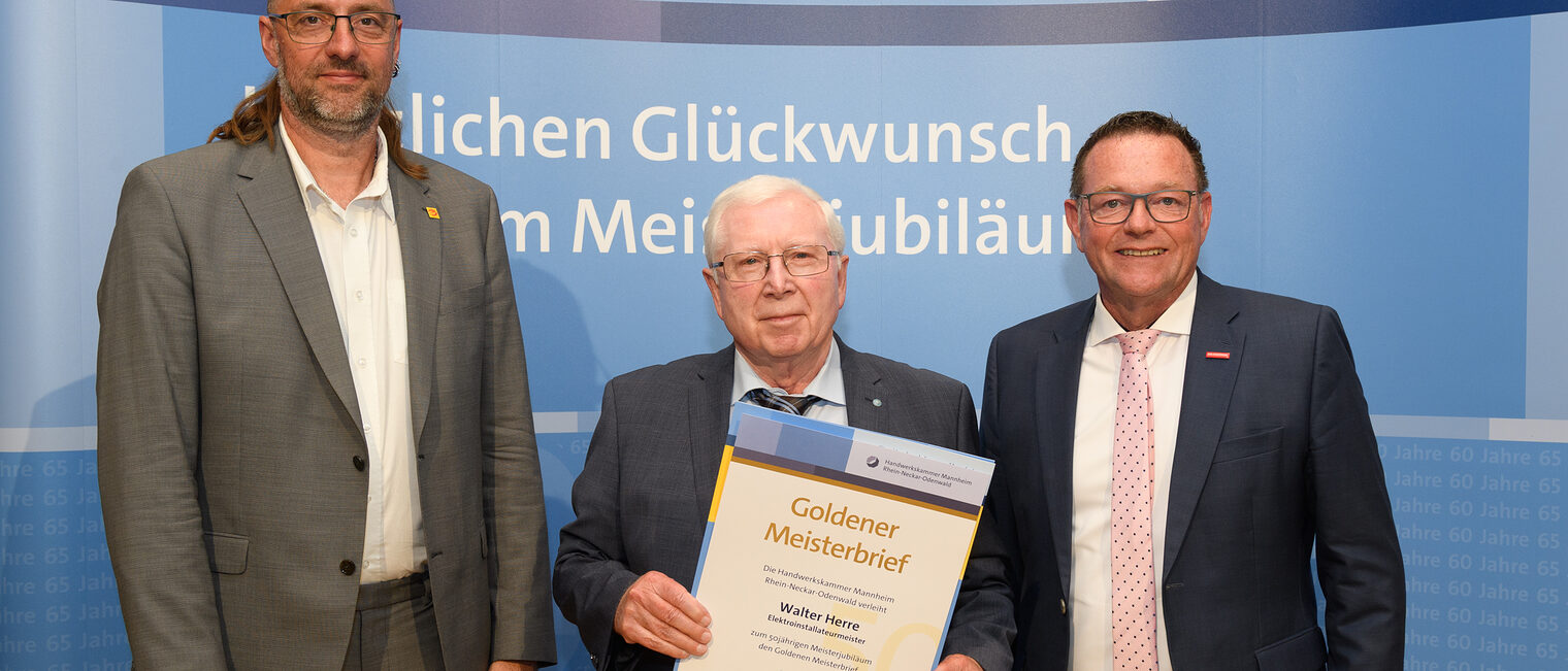 Überreichung des Ehrenmeisterbriefes durch Herrn Hofmann