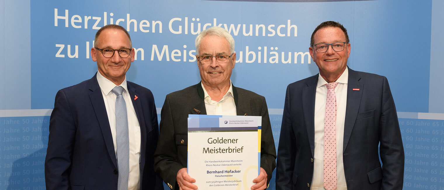 Überreichung des Ehrenmeisterbriefes durch Herrn Hofmann