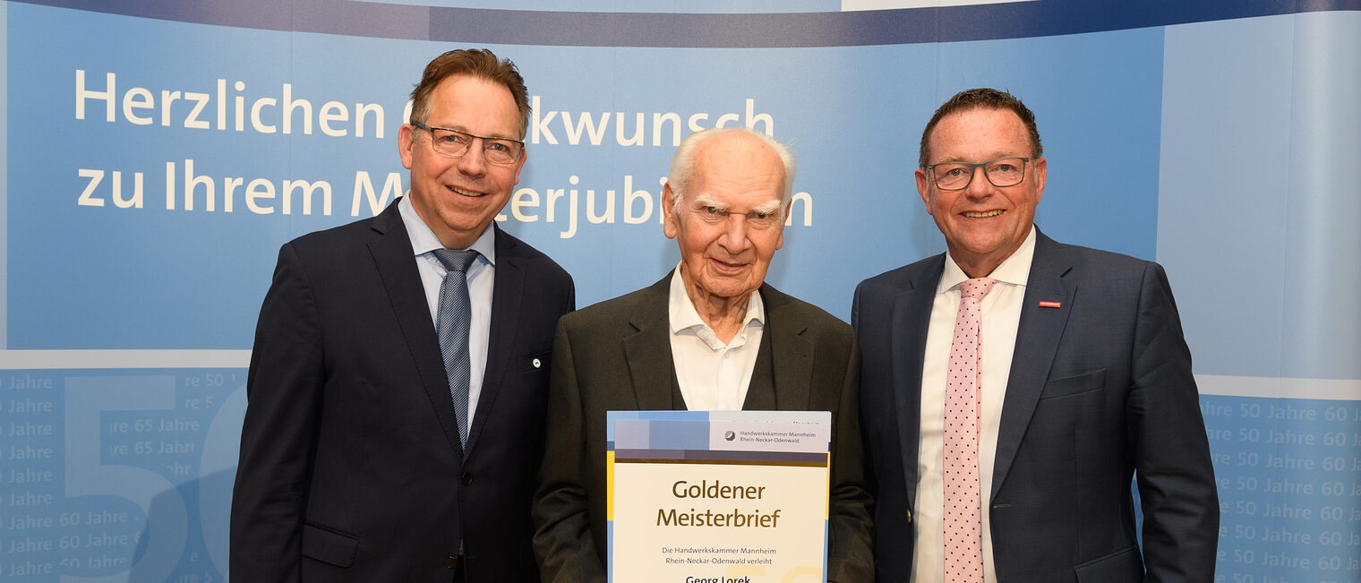 Überreichung des Ehrenmeisterbriefes durch Herrn Hofmann