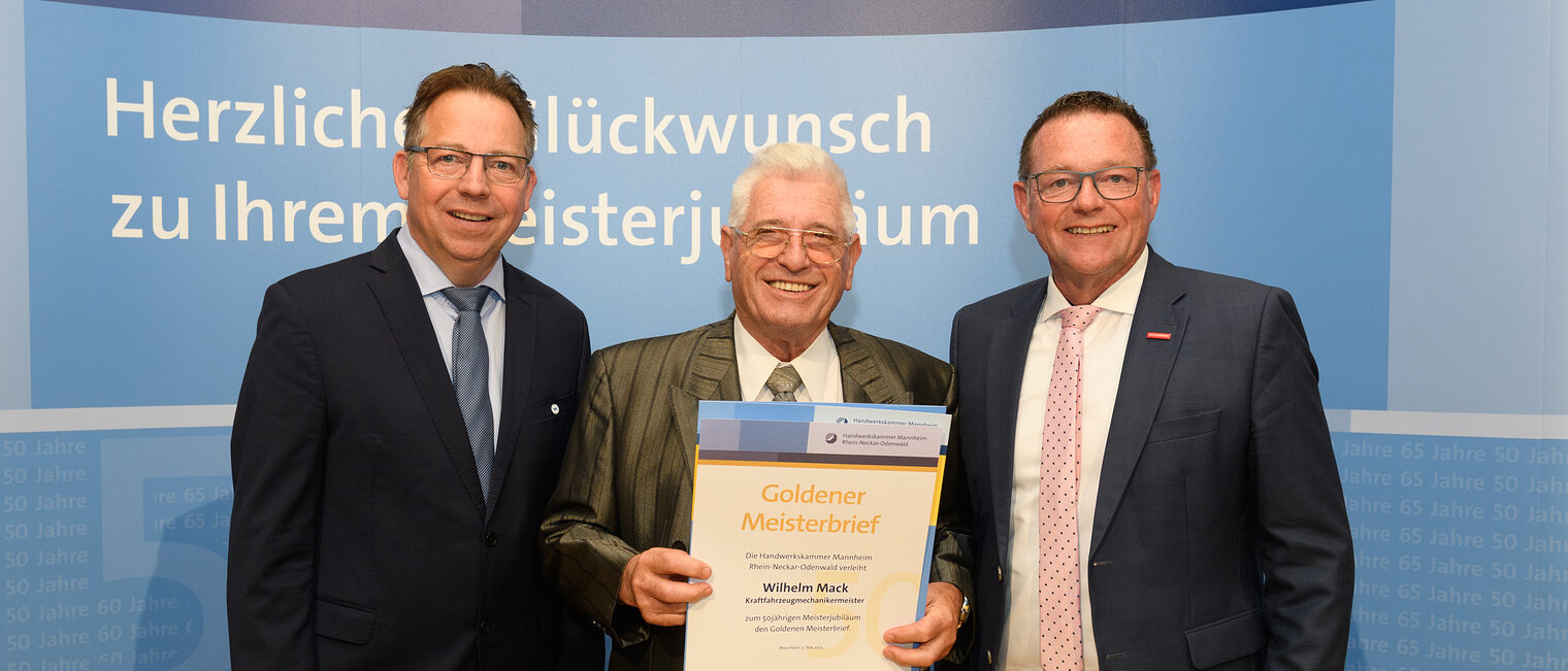 Überreichung des Ehrenmeisterbriefes durch Herrn Hofmann