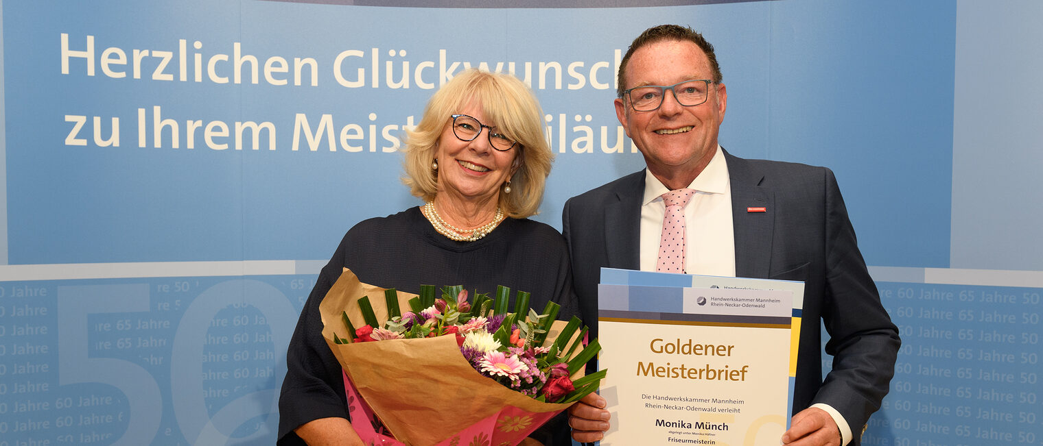 Überreichung des Ehrenmeisterbriefes durch Herrn Hofmann