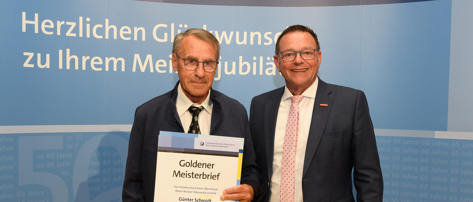 Überreichung des Ehrenmeisterbriefes durch Herrn Hofmann