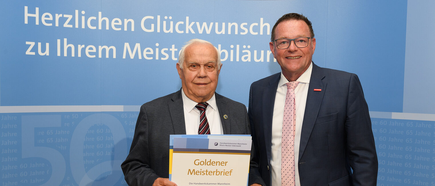 Überreichung des Ehrenmeisterbriefes durch Herrn Hofmann