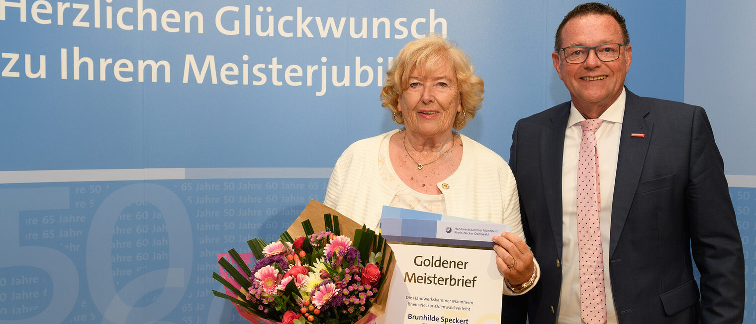 Überreichung des Ehrenmeisterbriefes durch Herrn Hofmann