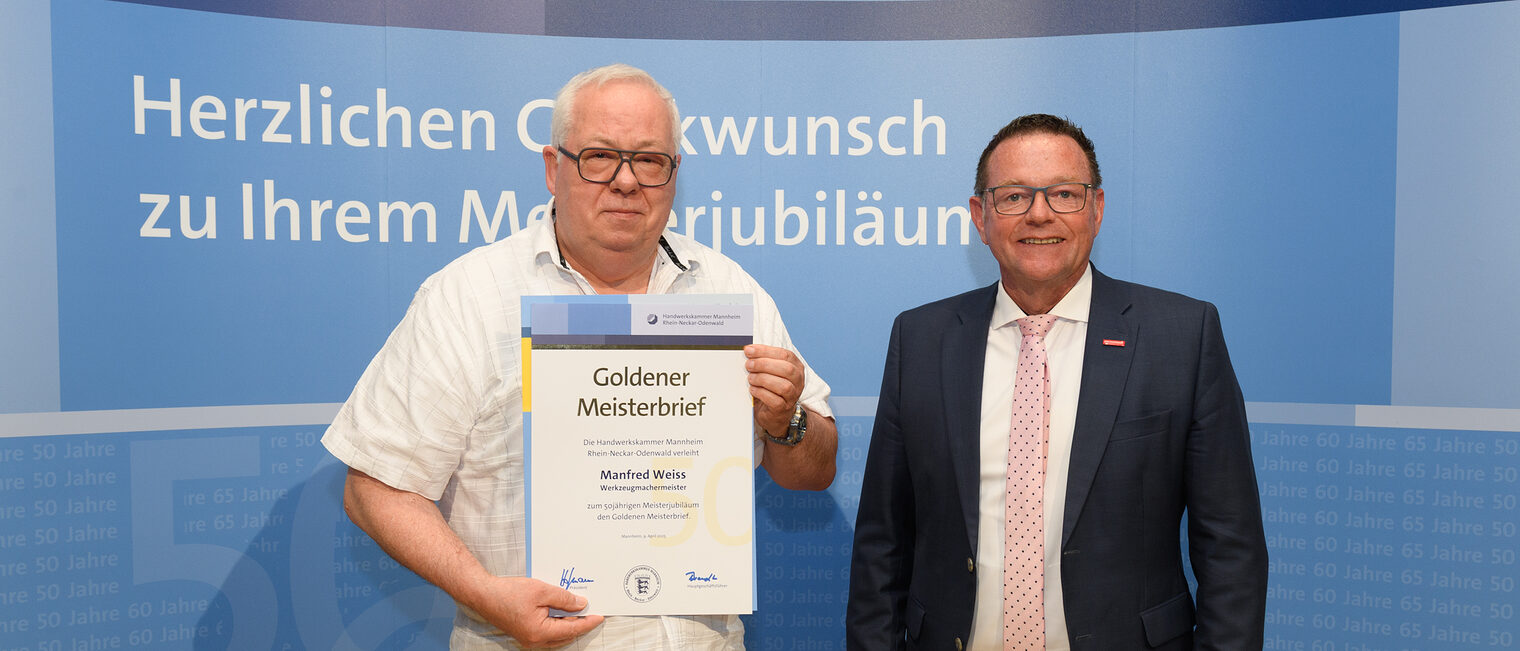Überreichung des Ehrenmeisterbriefes durch Herrn Hofmann