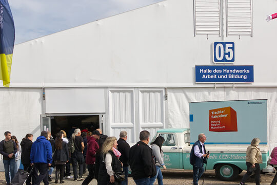 Halle 5 auf dem Maimarkt 2025 - Halle des Handwerks