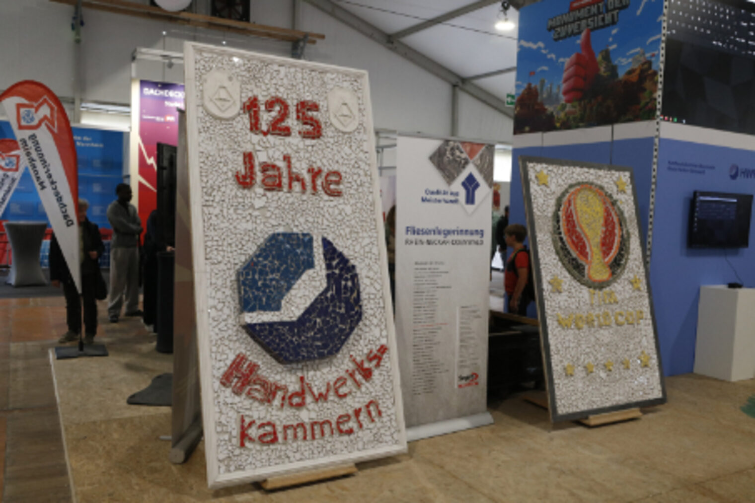 Zwei grosse Mosaikbilder der Fliesenleger - 125 Jahre Handwerkskammer und FIFA World Cup auf dem Maimarkt Mannheim