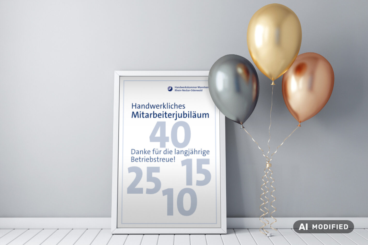 Ein Bilderrahmen mit den Zahlen 10, 15, 25, 40 und dem Titel: Handwerkliches Mitarbeiterjubiläum und Luftballons in Farben Bronze, Silber und Gold