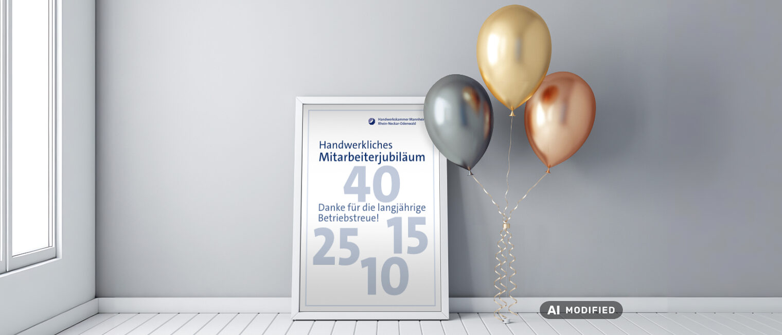 Ein Bilderrahmen mit den Zahlen 10, 15, 25, 40 und dem Titel: Handwerkliches Mitarbeiterjubiläum und Luftballons in Farben Bronze, Silber und Gold