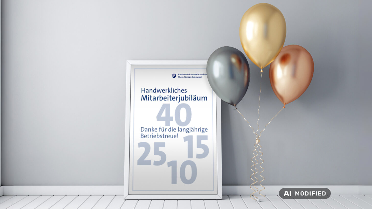 Ein Bilderrahmen mit den Zahlen 10, 15, 25, 40 und dem Titel: Handwerkliches Mitarbeiterjubiläum und Luftballons in Farben Bronze, Silber und Gold